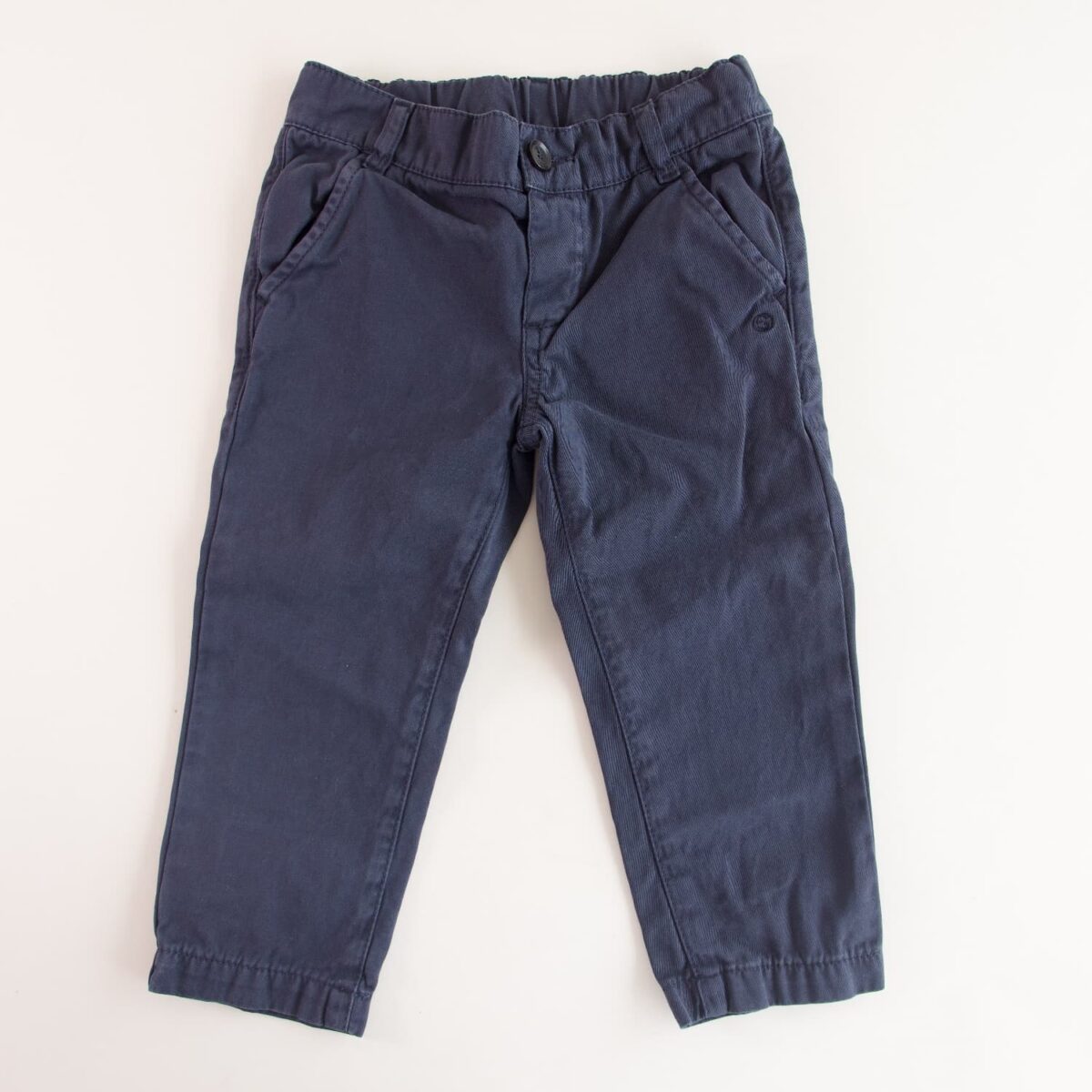 PANTALON AZUL MARINO – LOGO BORDADO