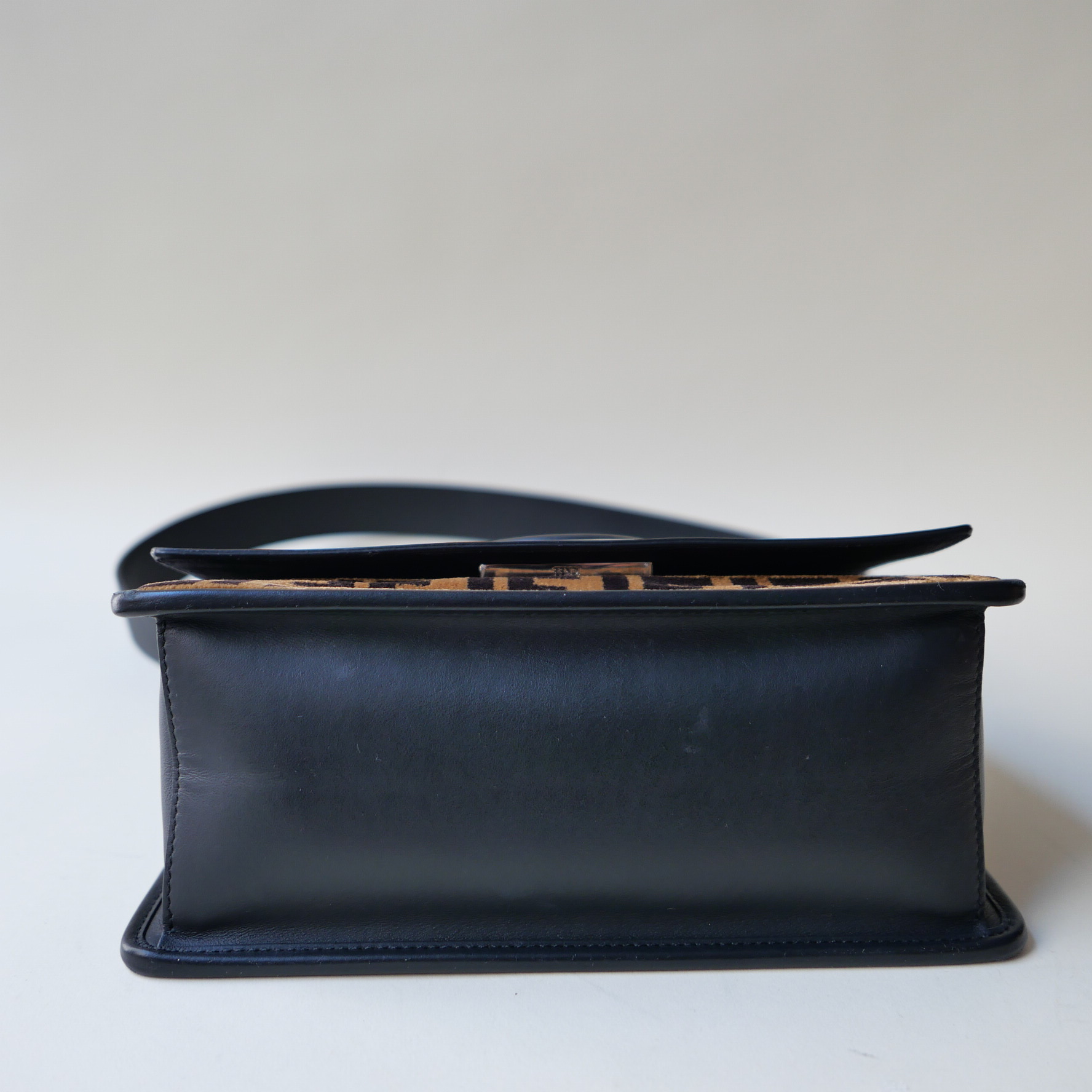 2765A0A5-0BEE-46F6-B61E-38019BDDCE35