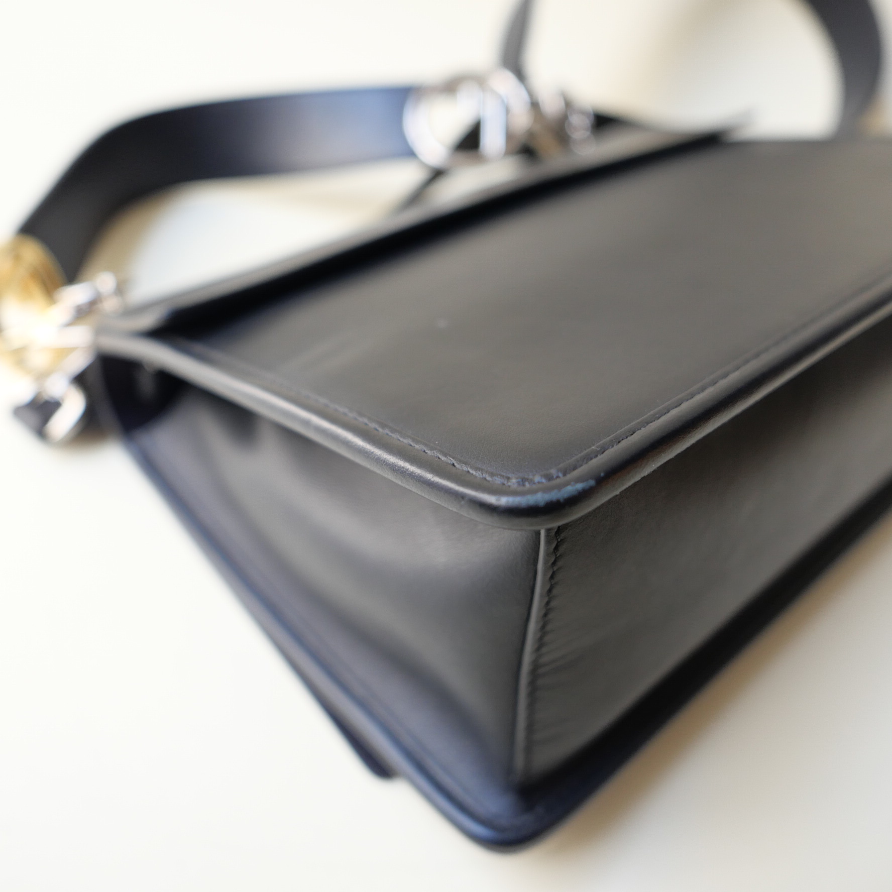 659575FF-8249-42B7-9EDF-3D50A8F5C095