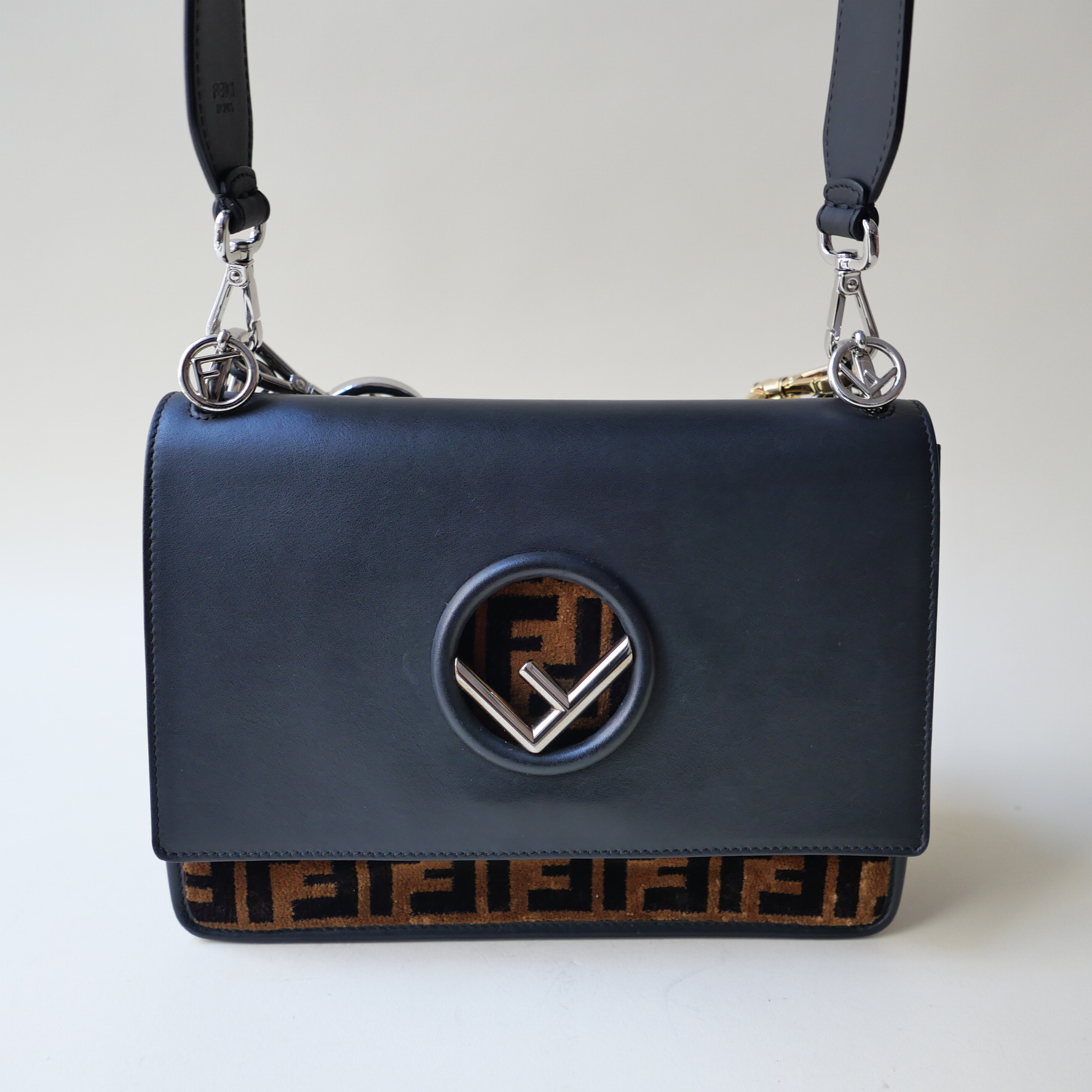 A9723815-3204-4E5A-AEF5-1E4D231D86E8